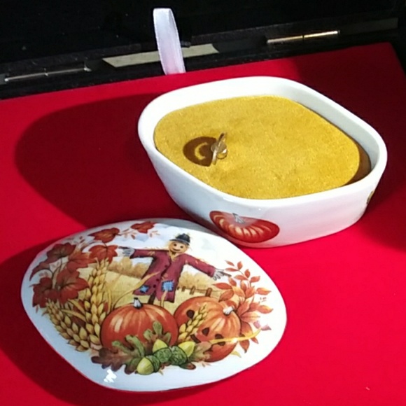 Royal Yarmouth Other Royal Yarmouth Fine Porcelain Music Box Poshmark